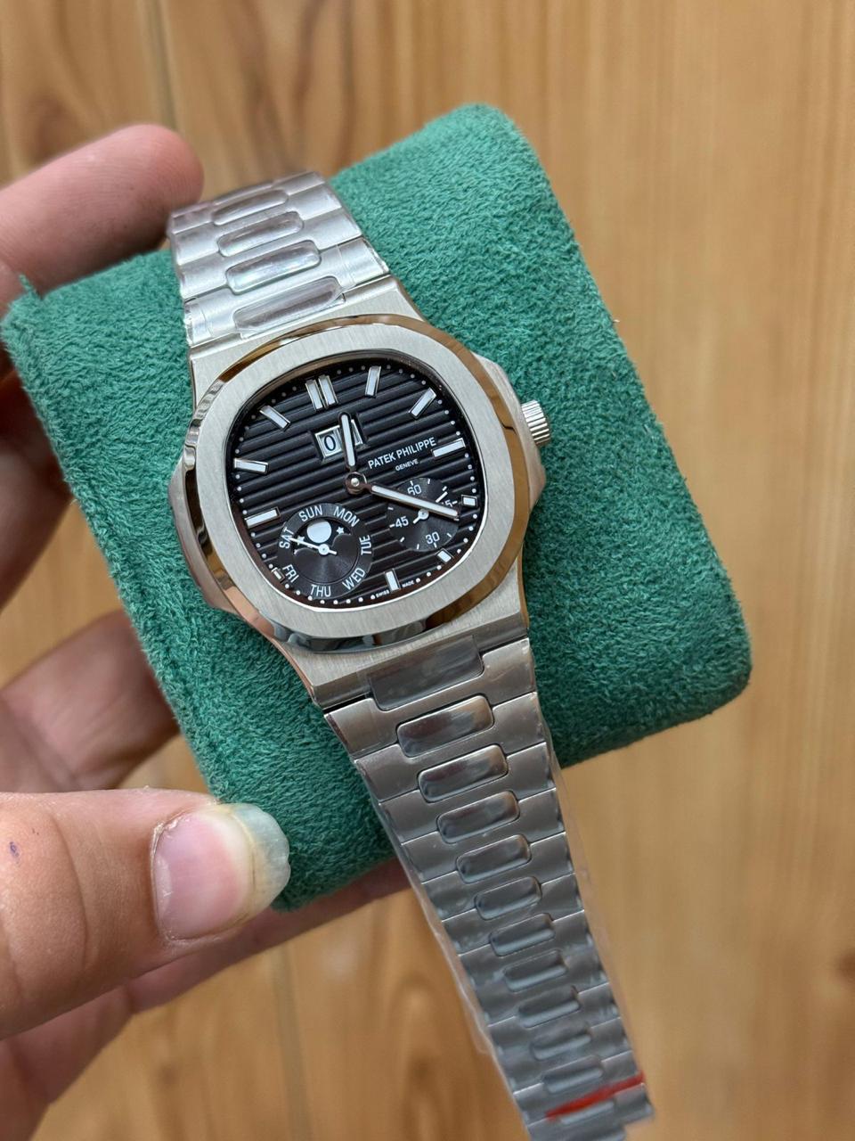 NAUTILUS || BLACK