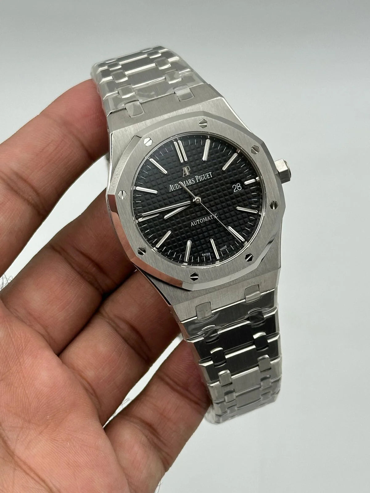 ROYAL OAK || SILVER CASE W/BLACK DIAL