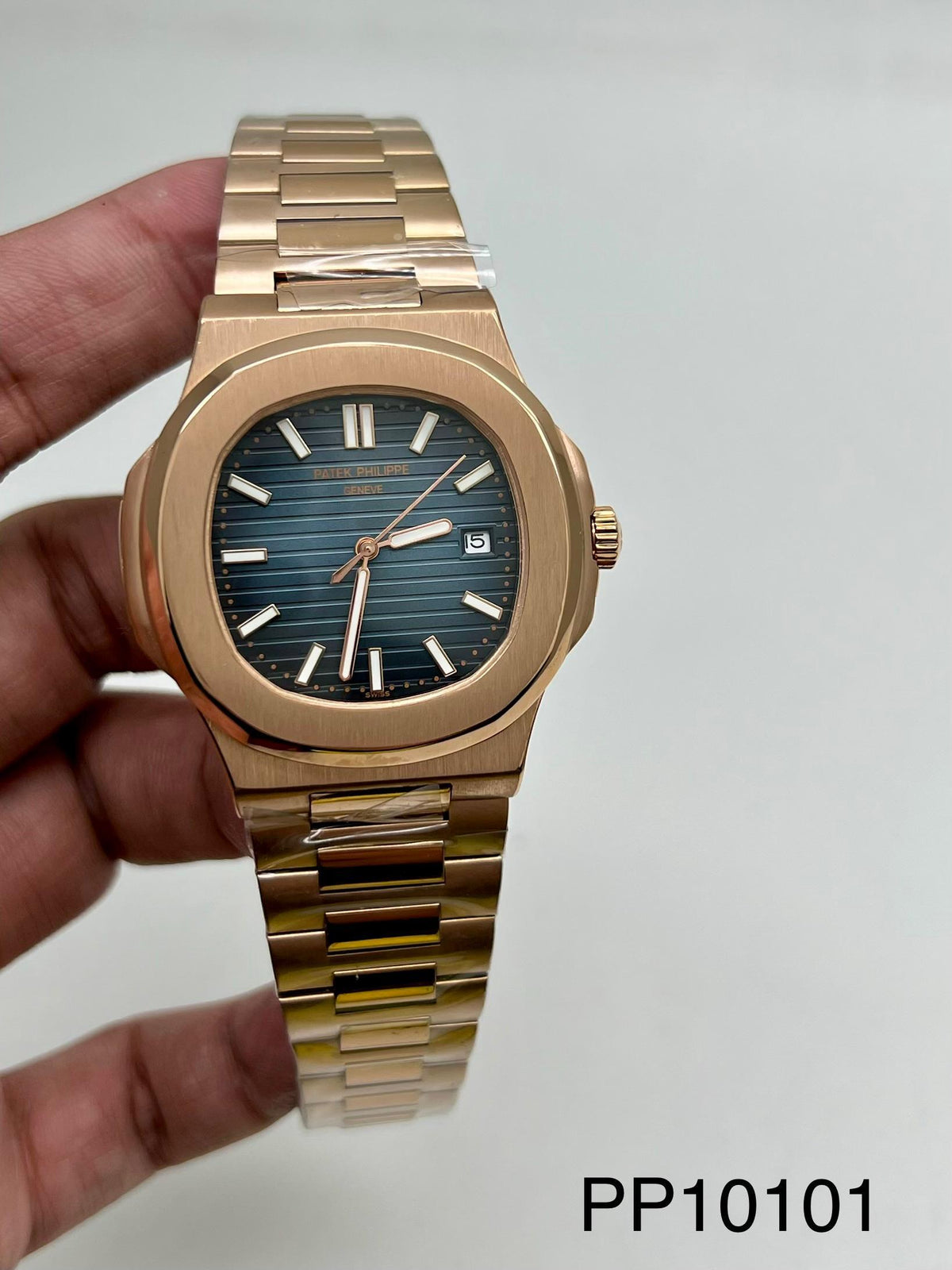 NAUTILUS || 5711/1R || SUNBURST BLUE DIAL