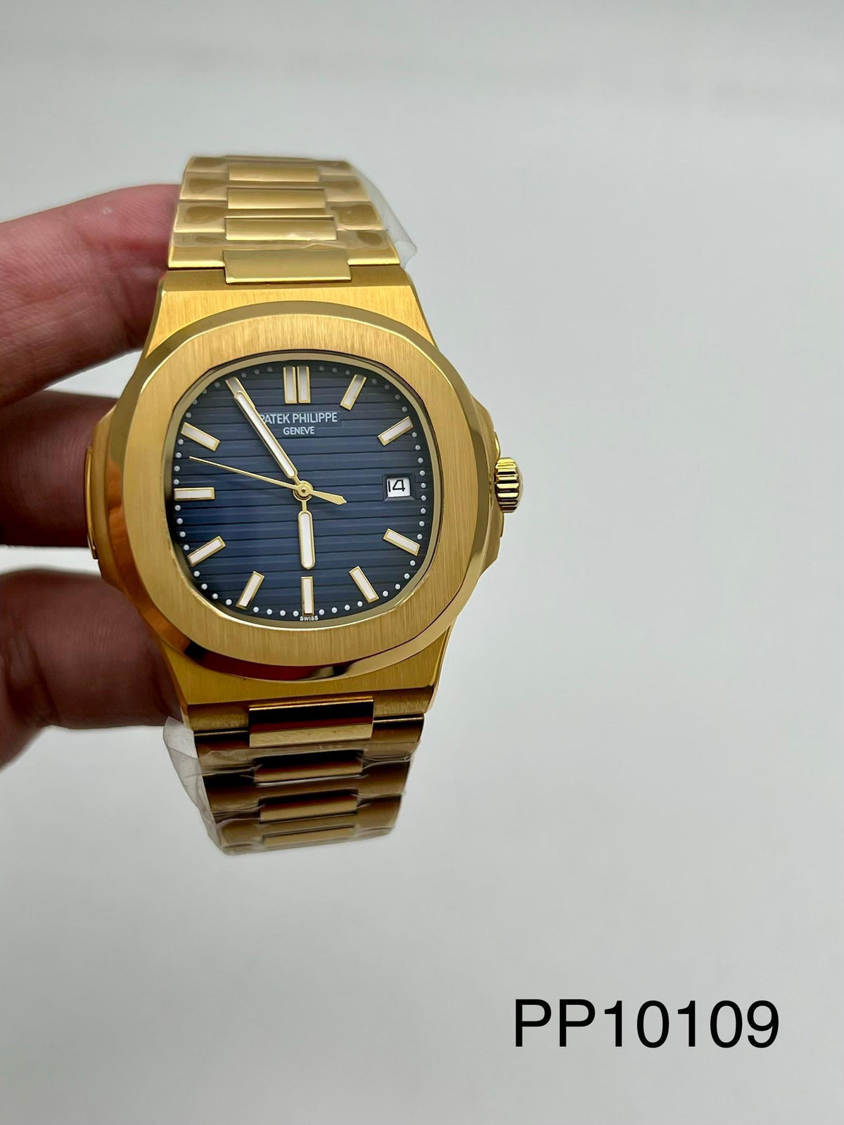 NAUTILUS || 5711J || SUNBURST BLUE DIAL
