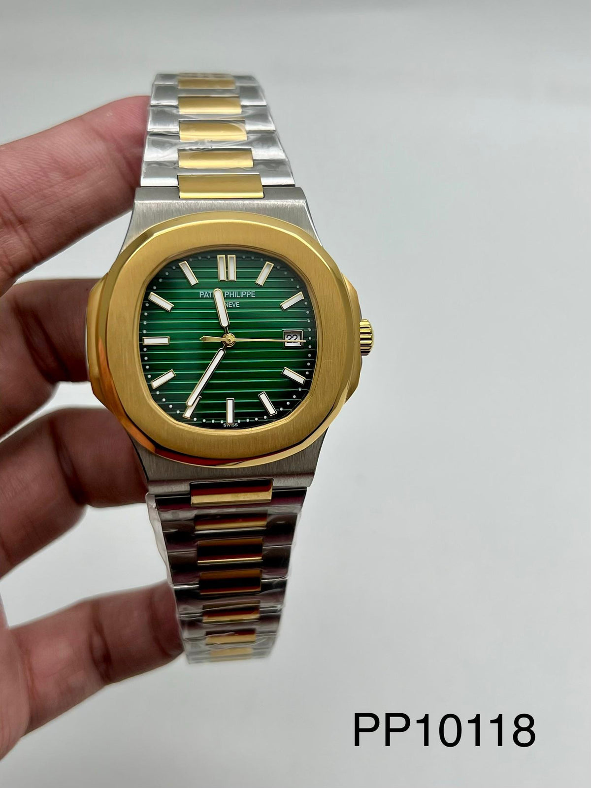 NAUTILUS || 5711J || TWO TONE || GREEN DIAL