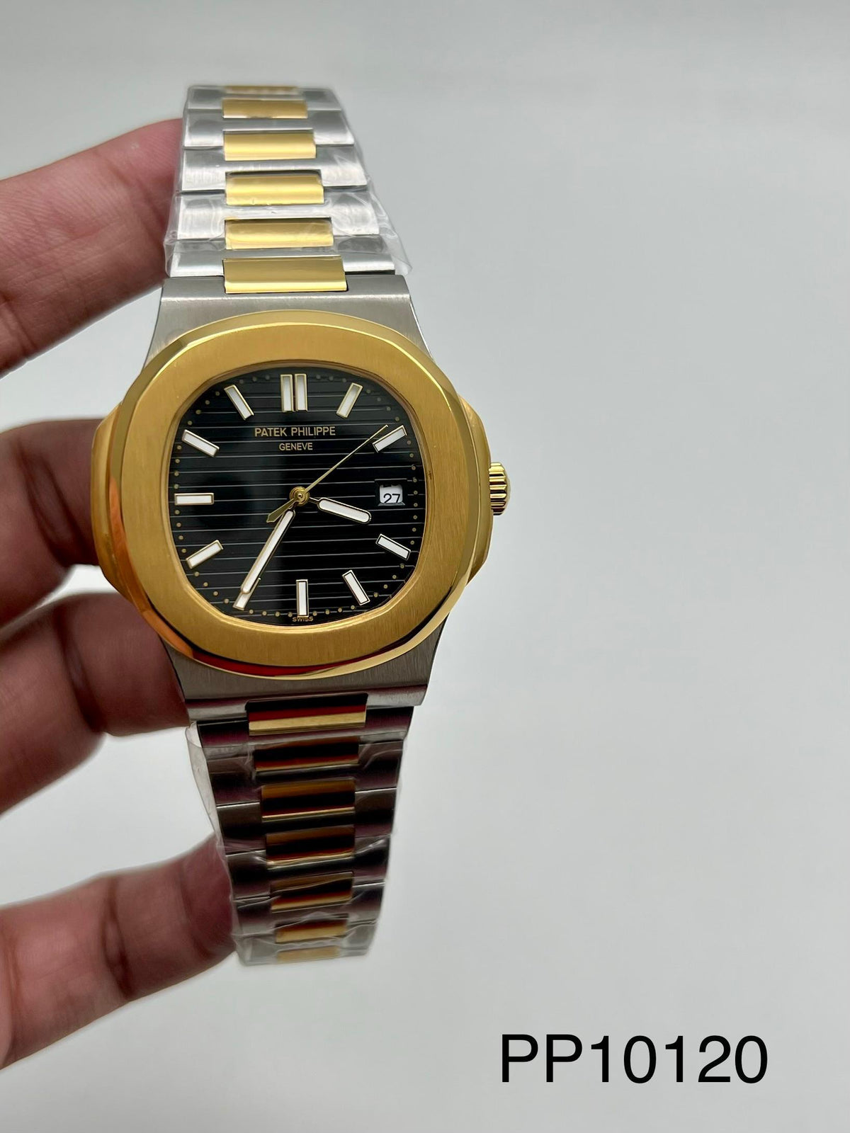 NAUTILUS || 5711J || TWO TONE || BLACK DIAL