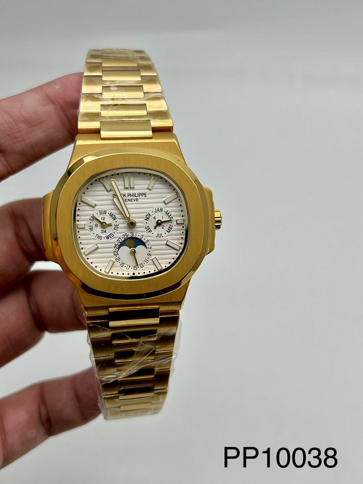 NAUTILUS || 5740 || GOLD || WHITE DIAL